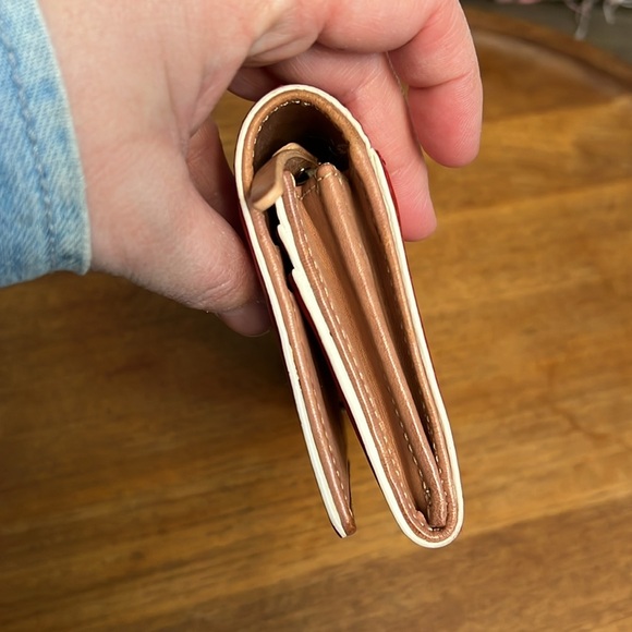 KATE SPADE RED PATENT LEATHER WALLET - Picture 9 of 12